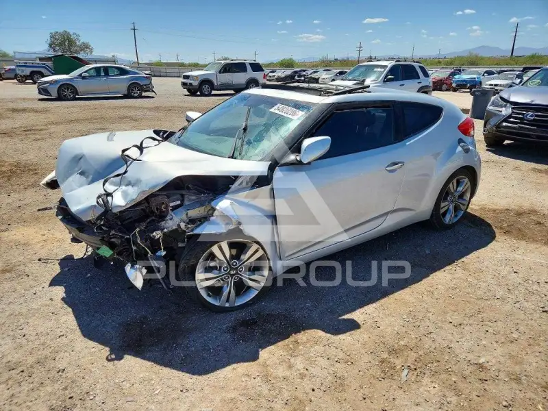 2013 Hyundai Veloster photo