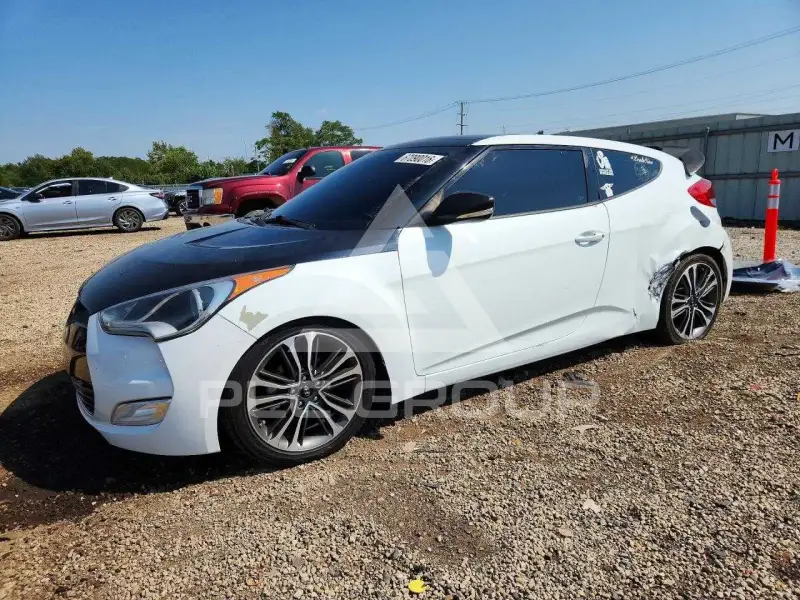 2013 Hyundai Veloster photo