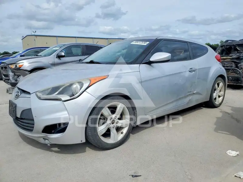 2013 Hyundai Veloster photo