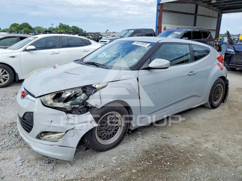 2013 Hyundai Veloster photo