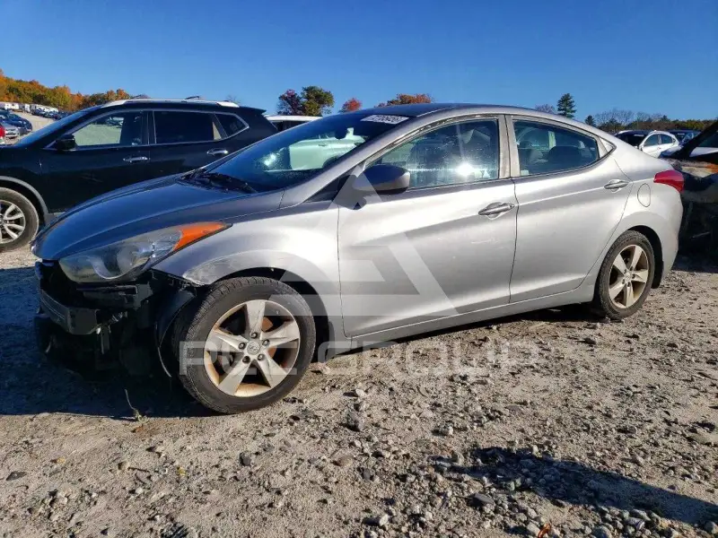 2013 Hyundai Elantra фото