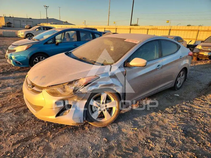 2013 Hyundai Elantra photo