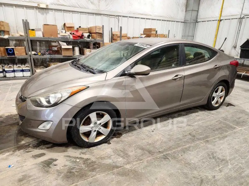 2013 Hyundai Elantra photo