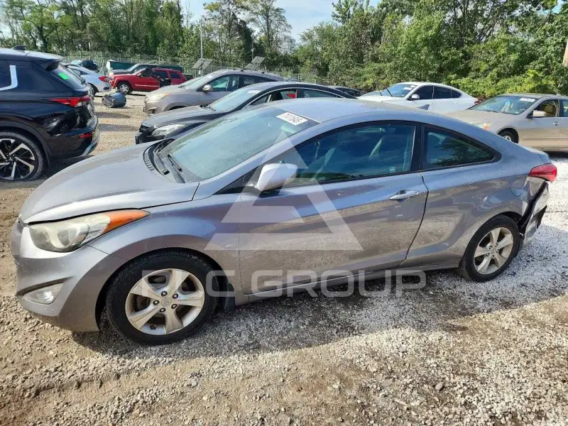 2013 Hyundai Elantra фото