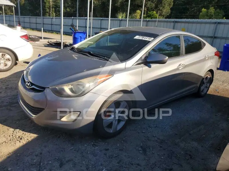 2013 Hyundai Elantra photo