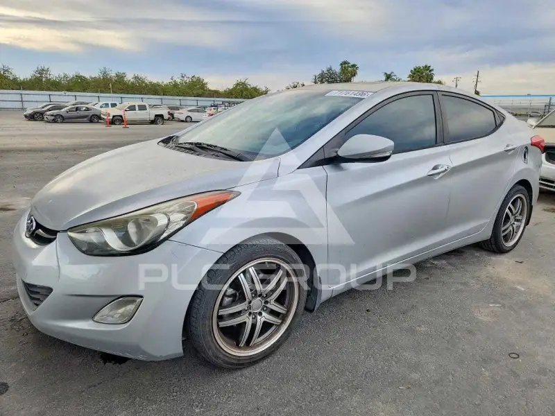 2013 Hyundai Elantra фото