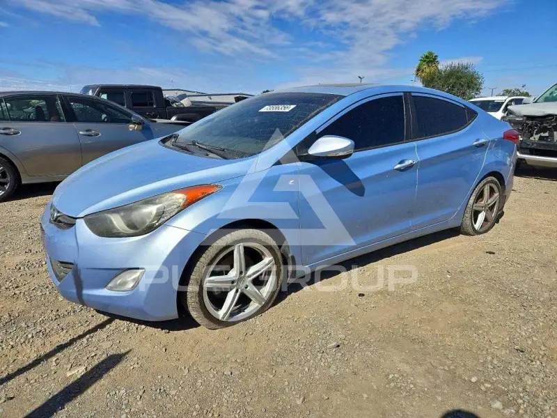 2013 Hyundai Elantra photo