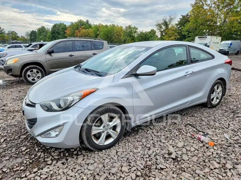 2013 Hyundai Elantra photo