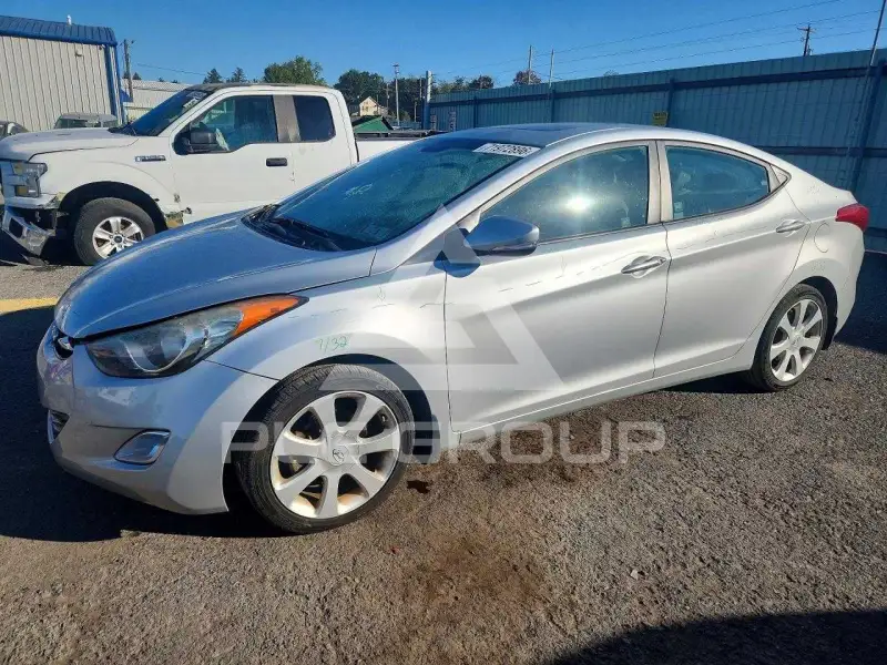 2013 Hyundai Elantra фото