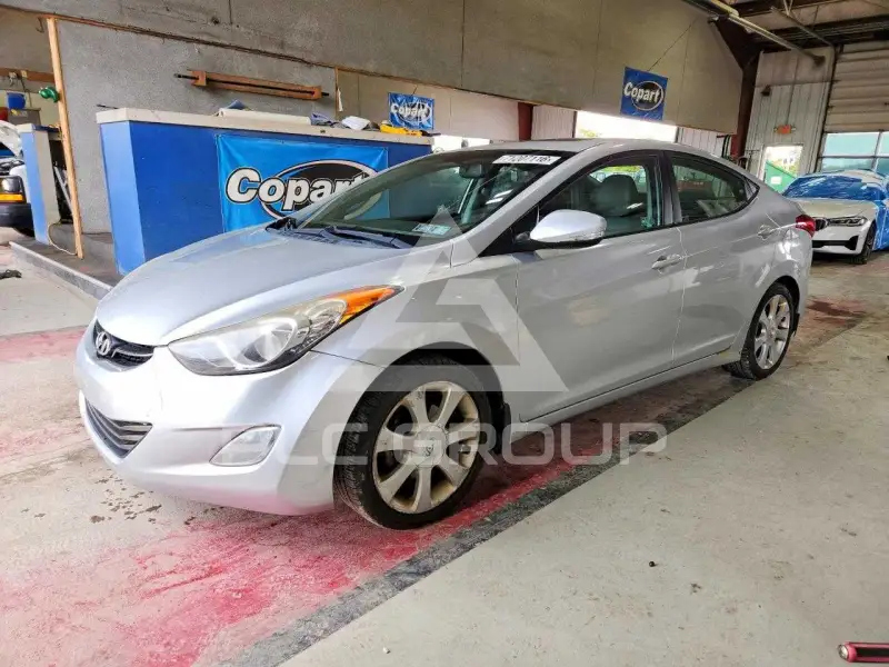 2013 Hyundai Elantra фото
