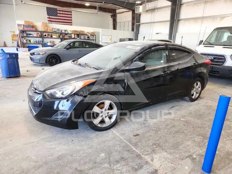 2013 Hyundai Elantra фото