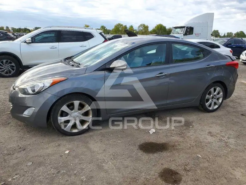 2013 Hyundai Elantra photo