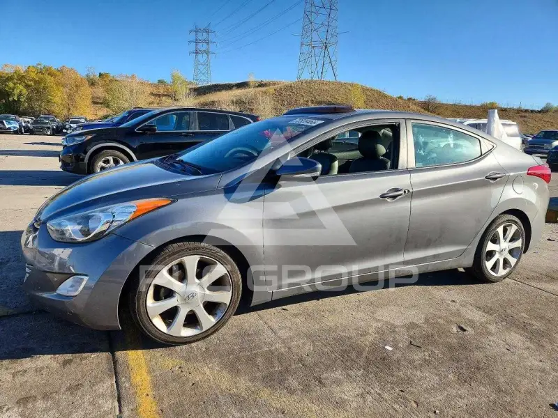 2013 Hyundai Elantra фото