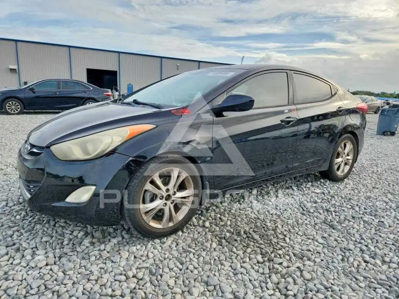 2013 Hyundai Elantra photo