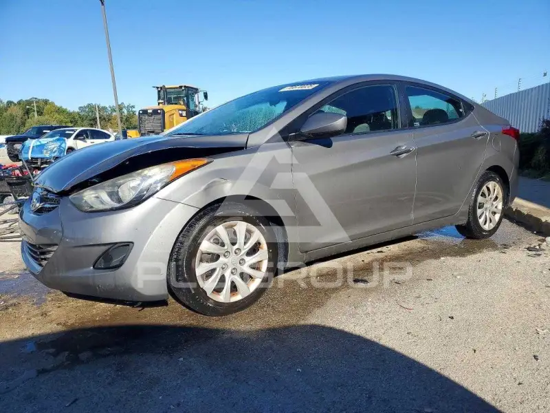 2013 Hyundai Elantra photo