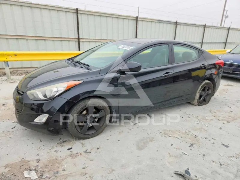 2013 Hyundai Elantra photo