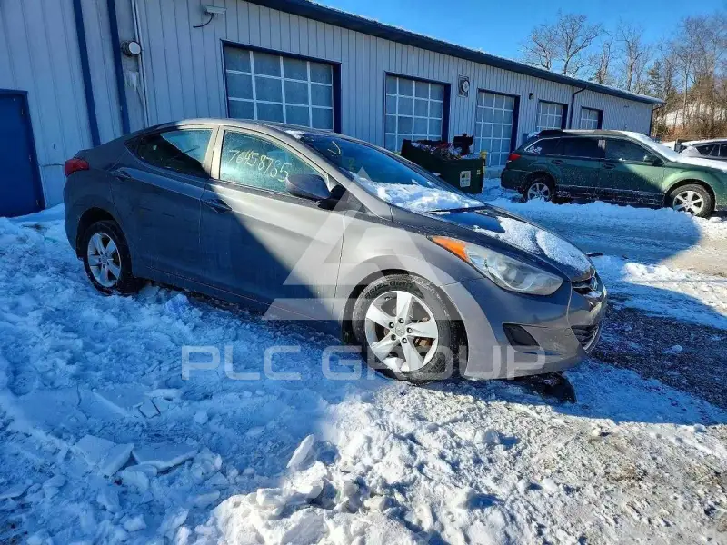 2013 Hyundai Elantra photo