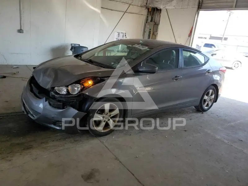 2013 Hyundai Elantra фото