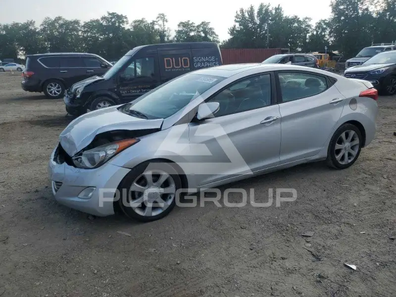 2013 Hyundai Elantra photo