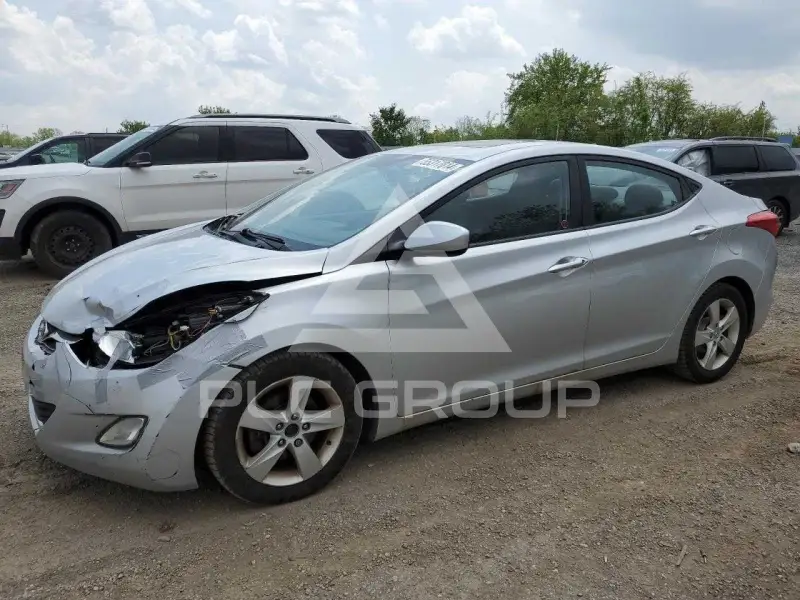 2013 Hyundai Elantra фото