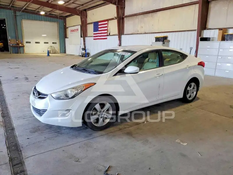 2013 Hyundai Elantra photo