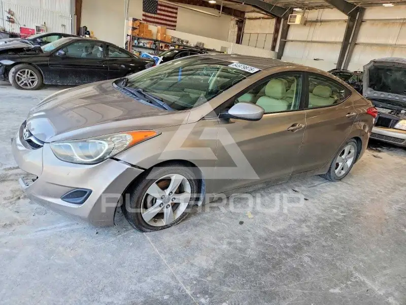 2013 Hyundai Elantra photo