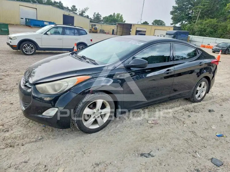 2013 Hyundai Elantra photo