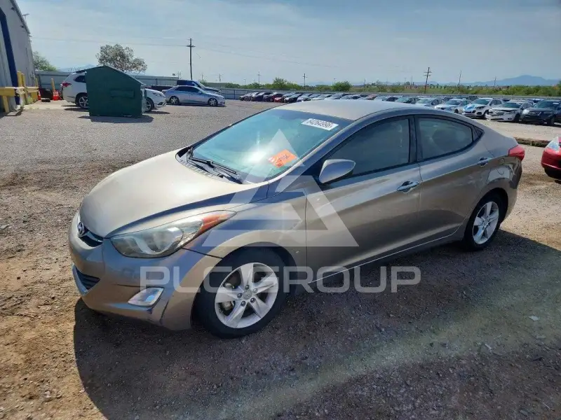 2013 Hyundai Elantra photo