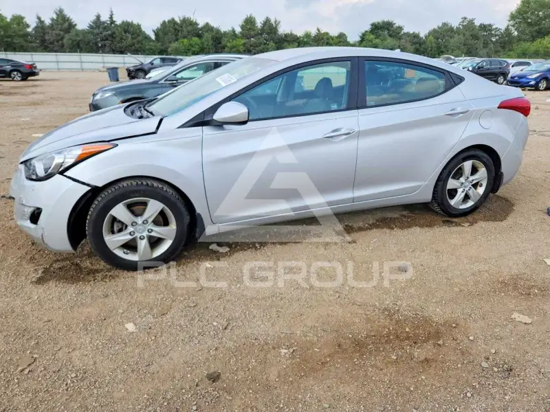 2013 Hyundai Elantra photo