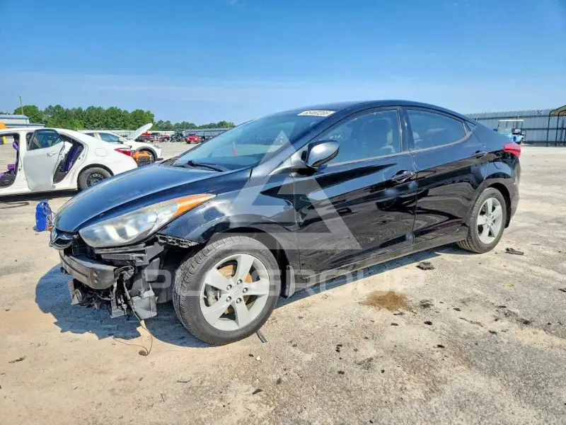 2013 Hyundai Elantra photo