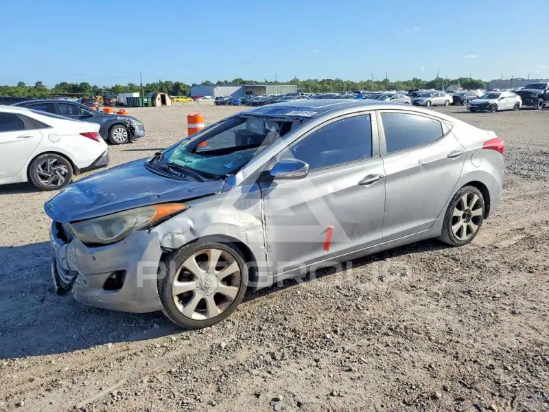 2013 Hyundai Elantra фото
