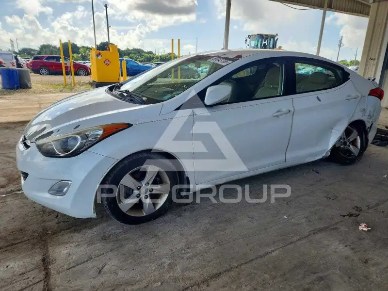 2013 Hyundai Elantra фото