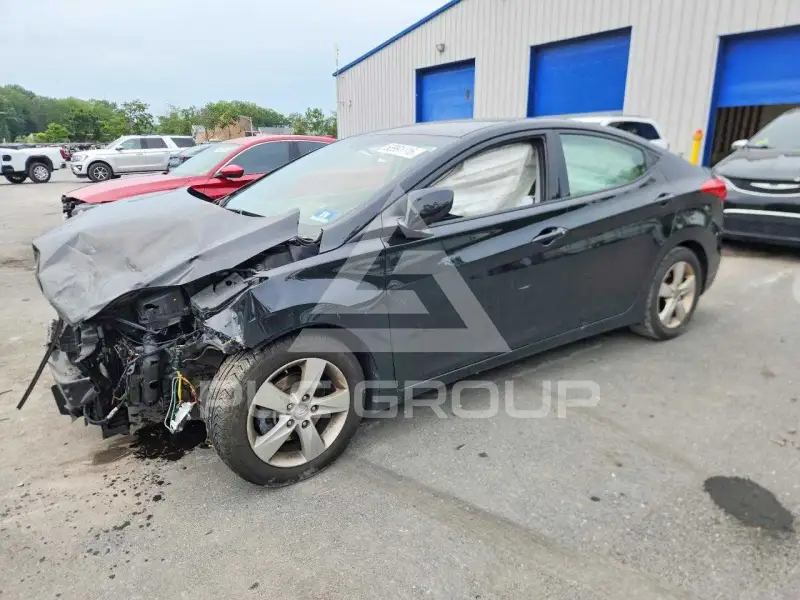 2013 Hyundai Elantra фото