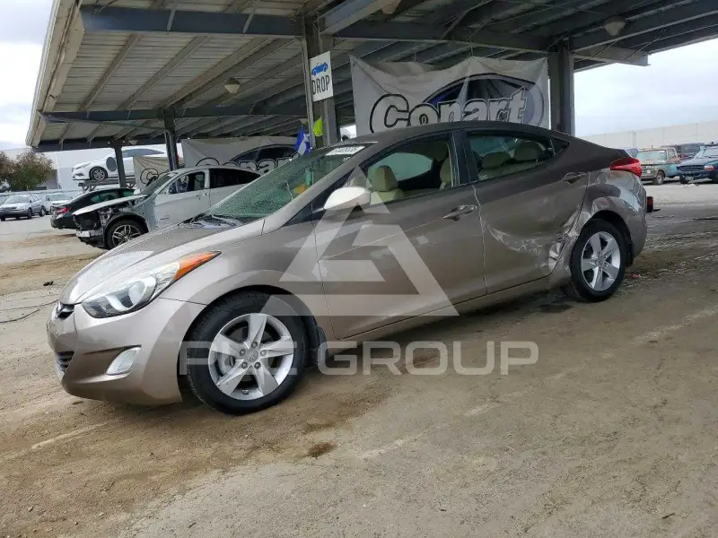 2013 Hyundai Elantra фото