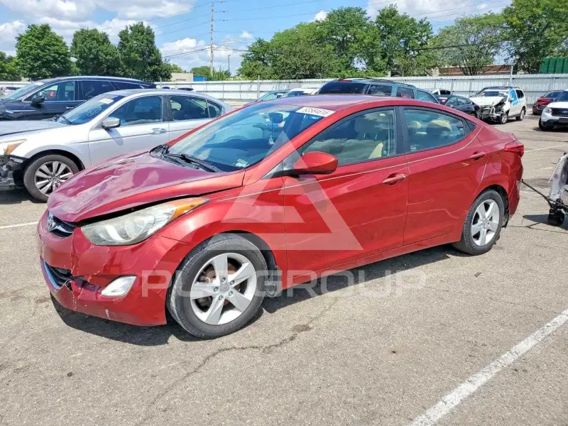 2013 Hyundai Elantra photo