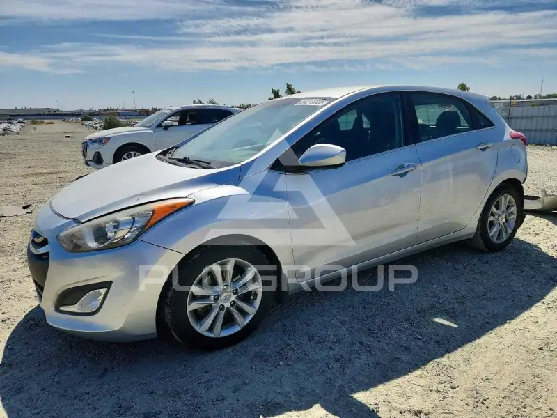 2013 Hyundai Elantra photo