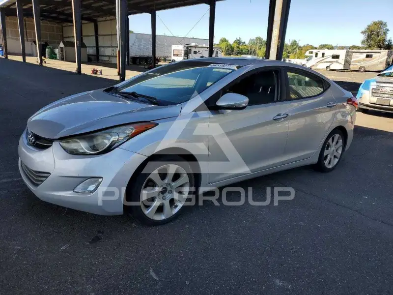 2013 Hyundai Elantra photo