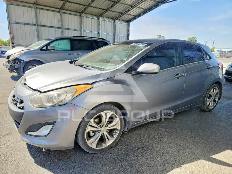 2013 Hyundai Elantra photo