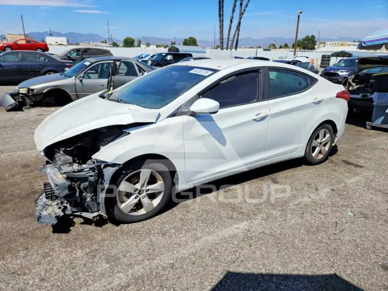 2013 Hyundai Elantra фото