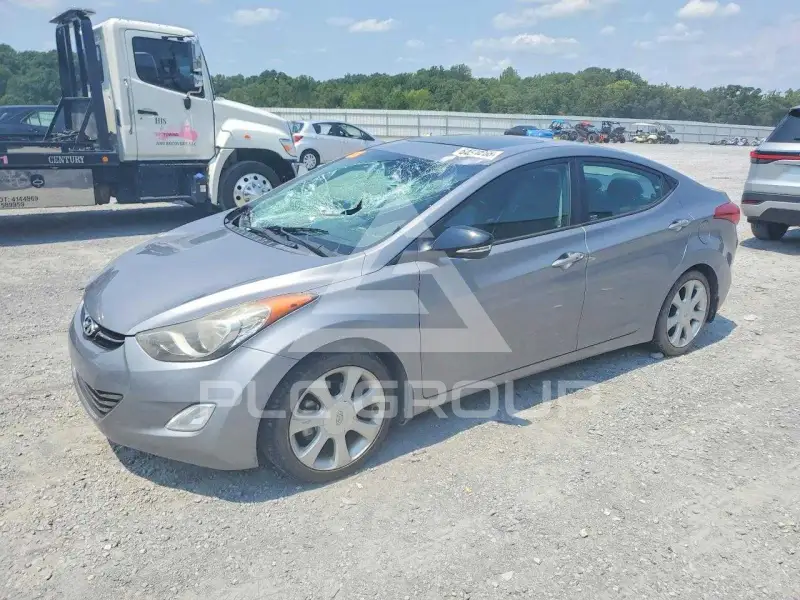 2013 Hyundai Elantra photo