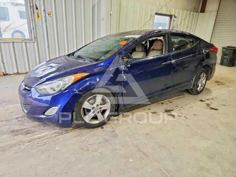 2013 Hyundai Elantra photo