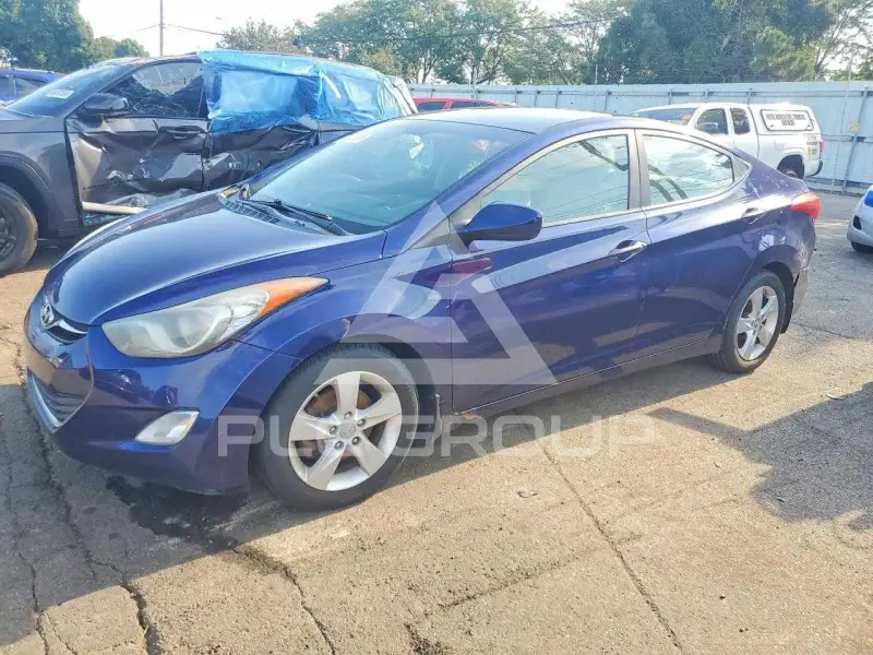 2013 Hyundai Elantra photo