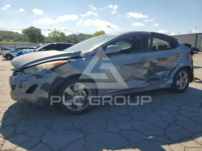 2013 Hyundai Elantra фото