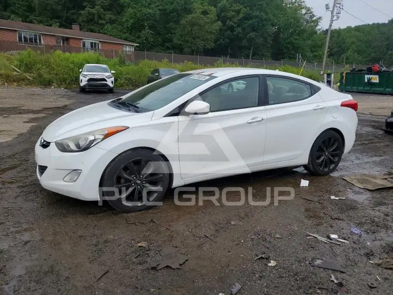 2013 Hyundai Elantra фото