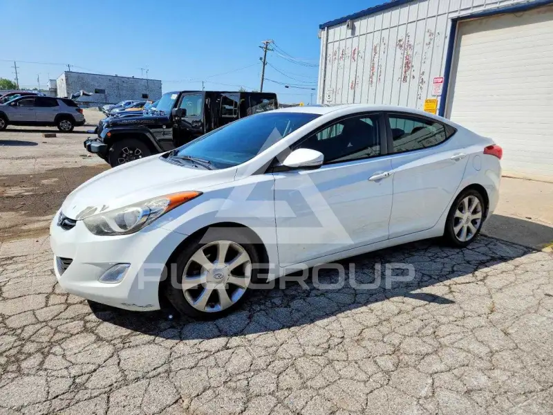 2013 Hyundai Elantra фото