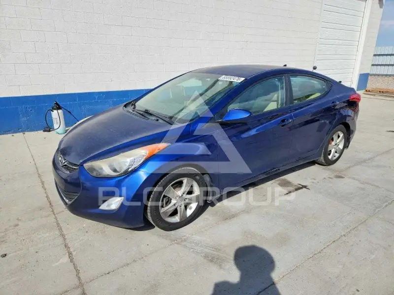 2013 Hyundai Elantra photo