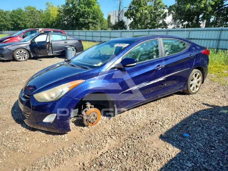2013 Hyundai Elantra фото