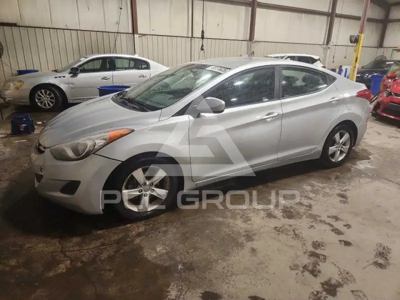 2013 Hyundai Elantra фото