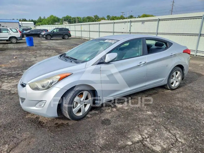 2013 Hyundai Elantra фото