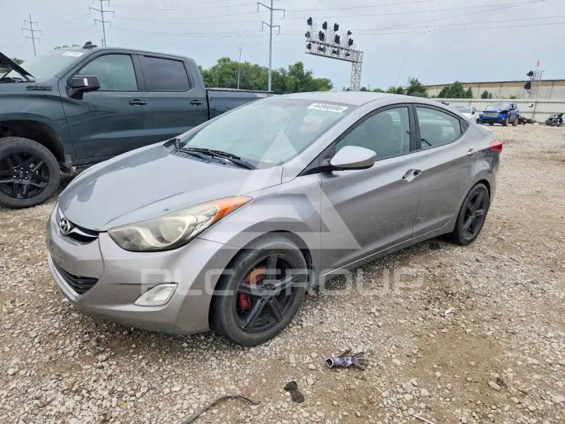 2013 Hyundai Elantra photo
